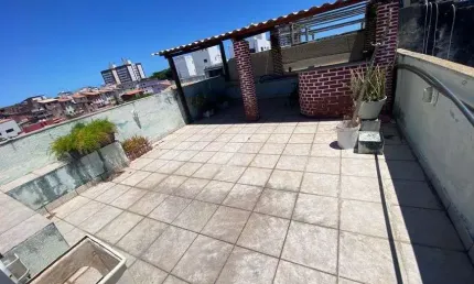Cód. 443/11044 Costa Azul Cobertura 4/4 sendo duas suítes com Piscina