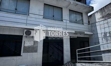 Casa duplex a venda 5/4, 1 suíte + TERRAÇO, 3 garagens, área gourmet e quintal em PLATAFORMA