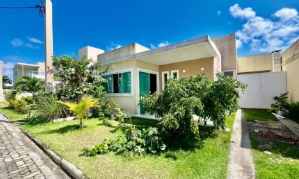 Cód. 293 Abrantes Casa com 3/4 com suíte e área Garden Reformada