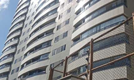 Cód. 411/17052 Costa Azul 2/4 com suíte Reformado Vista Mar