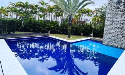 Cód. 484/10105 casa reformada com 5 suítes e 6 vagas em alphaville ii