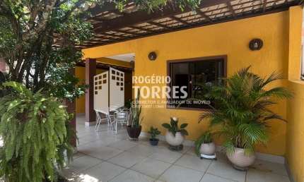 Casa triplex a venda de 4/4, 2 suítes e garagens + terraço na PRAIA DO FLAMENGO