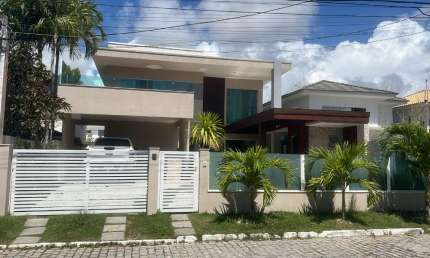 Cód. 561 Lauro Casa Reformada com 4 suítes, Piscina, Churrasqueira e 6 Vagas