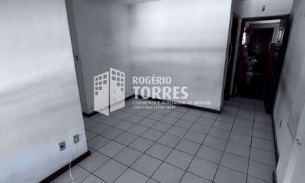 Apartamento a venda de 2/4 com varanda, nascente e 1 garagem na Av. Dorival Caymmi em ITAPOÃ