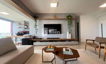 Apartamento a venda de 4 suítes, nascente total, piscina e vista mar e parque Pituaçu e 4 garagens no GREENVILLE