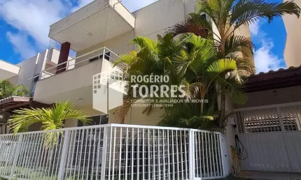 Casa duplex a venda de 3 suítes com 174m² e 2 garagens em BURAQUINHO