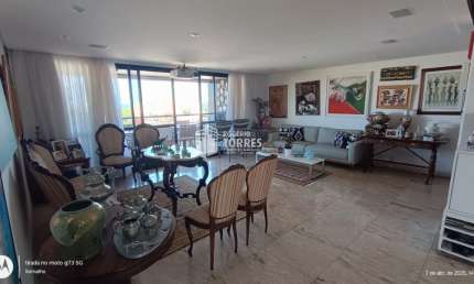 Apartamento a venda de 3 suítes + dependência, nascente e andar alto e com 4 vagas no Rio Vermelho