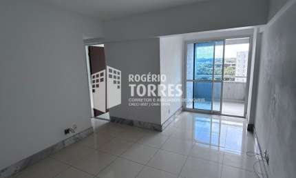 Apartamento a venda de 2/4, 1 suíte, nascente, andar alto e 1 garagem na PARALELA