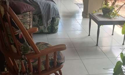 Casa Duplex para venda dentro de Condomínio em Buraquinho, Lauro de Freitas - BA.