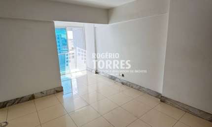 Apartamento a venda de 2/4, 1 suíte, nascente, andar alto e 1 garagem na PARALELA