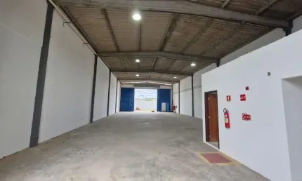 Barracão / Galpão / Depósito com 1 sala para alugar na Rua Sucupió, 1, Catu de Abrantes, Camaçari