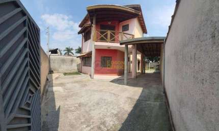 Sobrado á venda com 3 quartos, Cidade Nova - Pindamonhangaba