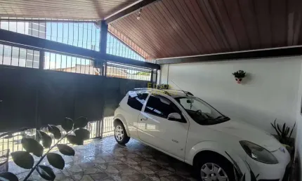 Casa com 2 quartos à Venda, Parque São Domingos - Pindamonhangaba