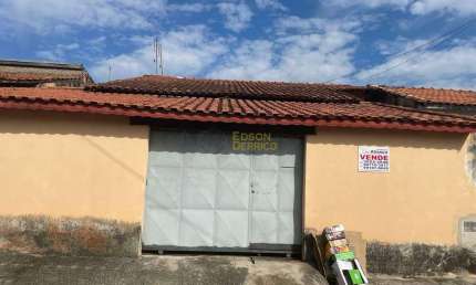 Casa com 4 quartos à Venda, Vila São Benedito - Pindamonhangaba