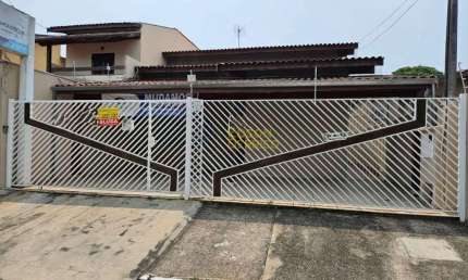Casa com 3 quartos para Locação, São Benedito - Pindamonhangaba