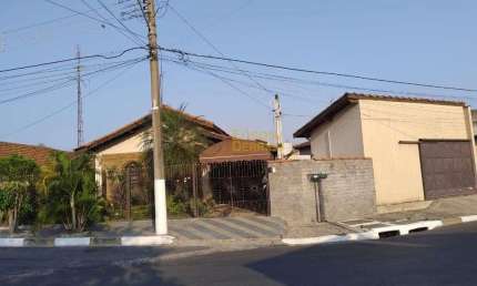 Casa com 3 dormitórios à venda, 176 m² por R$ 680.000 - Parque São Domingos - Pindamonhangaba/SP
