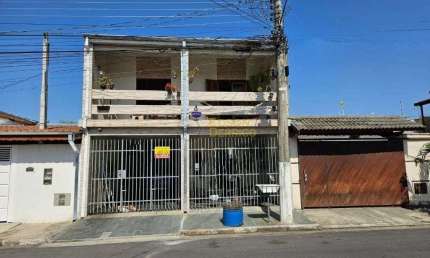 Sobrado com 4 quartos, Residencial Nova Esperança - Pindamonhangaba