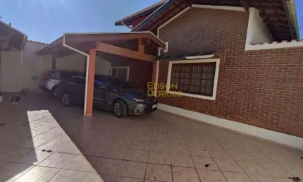Casa com 4 quartos à Venda, Parque São Benedito - Pindamonhangaba