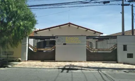 Casa com 3 dormitórios à venda, 233 m² por R$ 690.000,00 - Santana - Pindamonhangaba/SP