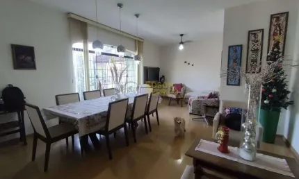 Casa com 4 dormitórios à venda, 252 m² por R$ 848.000,00 - São Benedito - Pindamonhangaba/SP