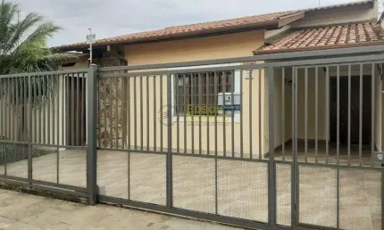 Casa com 3 dormitórios à venda, 153 m² por R$ 640.000,00 - Crispim - Pindamonhangaba/SP
