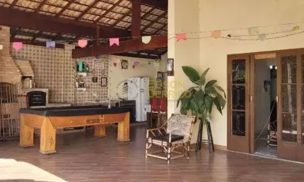 Casa com 3 dormitórios à venda, 220 m² por R$ 700.000,00 - Crispim - Pindamonhangaba/SP