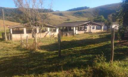 Fazenda com 4 dormitórios à venda, 968000 m² por R$ 3.000.000,00 - Cordeiro - Guaratinguetá/SP