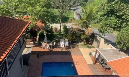 Sobrado com 4 dormitórios à venda, 222 m² por R$ 750.000,00 - Vila Rica - Pindamonhangaba/SP