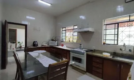 Casa com 3 dormitórios à venda, 204 m² por R$ 560.000,00 - Alto do Cardoso - Pindamonhangaba/SP
