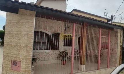 Sobrado com 3 dormitórios à venda, 125 m² por R$ 700.000 - Chácara Galega - Pindamonhangaba/SP