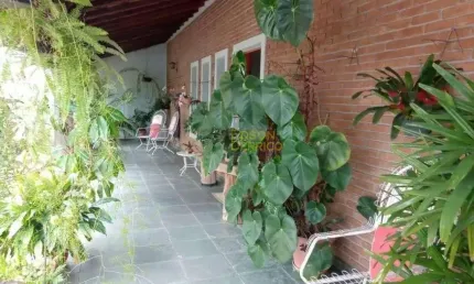 Casa com 4 dormitórios à venda, 325 m² por R$ 760.000,00 - Jardim Residencial Doutor Lessa - Pindamonhangaba/SP