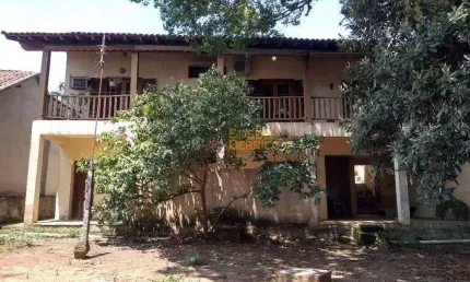 Sobrado com 4 dormitórios à venda, 341 m² por R$ 950.000,00 - Centro - Pindamonhangaba/SP