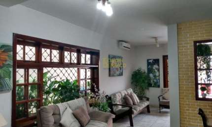 Sobrado com 4 dormitórios à venda, 142 m² por R$ 900.000 - Vila Bourghese - Pindamonhangaba/SP