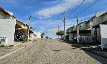 Sobrado em Condomínio com 2 quartos para Locação, Jardim Cristina - Pindamonhangaba