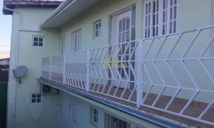 Sobrado residencial à venda, Santana, Pindamonhangaba.