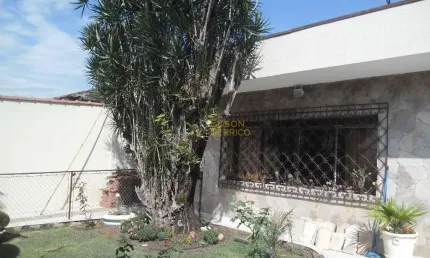 Casa com 3 dormitórios à venda, 260 m² por R$ 750.000,00 - Nossa Senhora do Perpétuo Socorro - Pindamonhangaba/SP
