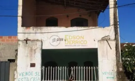 Sobrado com 3 quartos à Venda, Conjunto Residencial Araretama - Pindamonhangaba