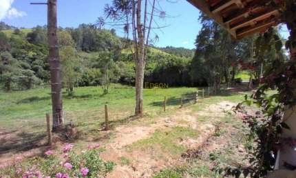 Sítio com 2 dormitórios à venda, 193600 m² por R$ 1.600.000,00 - Zona Rural - Lagoinha/SP