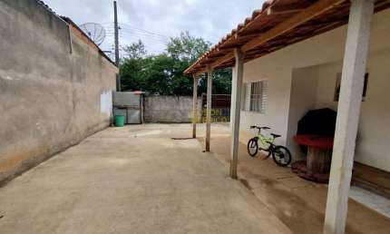Casa com 2 quartos à Venda, Parque Shangrilá - Pindamonhangaba