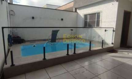 Casa á venda com 3 quartos, Santa Clara - Pindamonhangaba