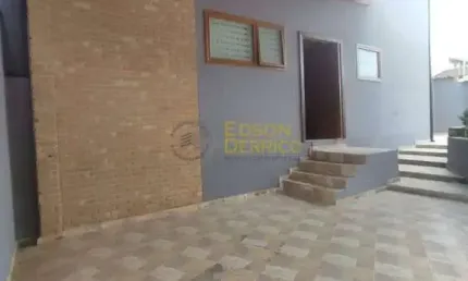 Sobrado á venda com 4 quartos, Mombaça - Pindamonhangaba