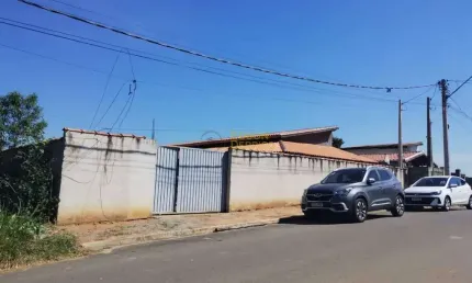 Casa á venda com 2 quartos, Parque Shangri-lá - Pindamonhangaba