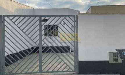Casa á venda com 2 quartos, Conjunto Habitacional Terra dos Ipês I (Sul) - Pindamonhangaba
