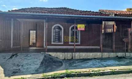 Casa com 3 quartos para Locação, Residencial e Comercial Cidade Jardim - Pindamonhangaba