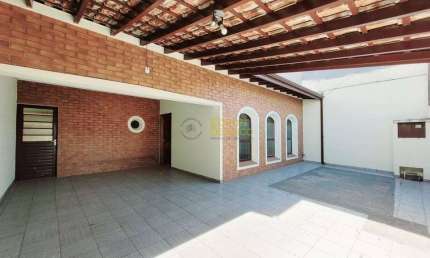 Casa para locação com 3 quartos, Conjunto Habitacional Terra dos Ipês I (Sul) - Pindamonhangaba