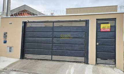 Casa com 3 quartos para Locação, Loteamento Residencial e Comercial Flamboyant - Pindamonhangaba
