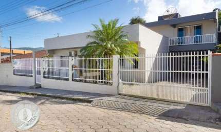 Casa com 4 quartos à venda no Belchior Alto, Gaspar , 370 m2 por R$ 890.000