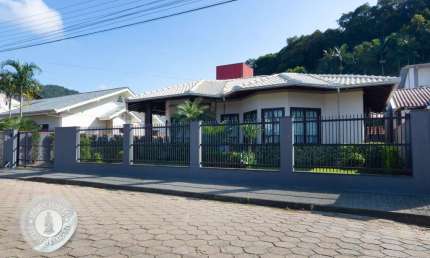 Casa com 3 quartos à venda no Belchior Central, Gaspar , 158 m2 por R$ 775.000