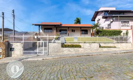 Casa com 3 quartos à venda no Badenfurt, Blumenau , 195 m2 por R$ 830.000