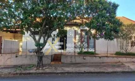 Casa com 3 quartos à venda na Rua Nossa Senhora do Rocio, 1991, Centro, Cambé